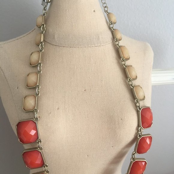 Ann Taylor LOFT Statement Necklace - Picture 4 of 6